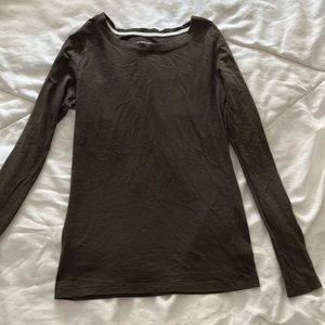 Dark green long sleeve tshirt